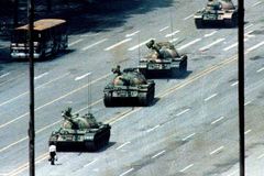 Armáda na náměstí Tchien-an-men: Čínští komunisté zabili deset tisíc lidí, tvrdí dokument