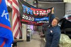 Trumpovi věrní voliči vzkazují z New Yorku: Bude dál prezidentem a zachrání nás
