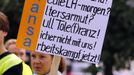 A member of Lufthansa's cabin crew union (UFO) holds a sign at strike rally outside Munich Airport, September 4, 2012. Deutsche Lufthansa, Germany's biggest airline, cancelled hundreds of flights in Frankfurt, Berlin and Munich on Tuesday as cabin crew launched a second round of strikes in a row over pay and conditions. The strike action follows a walkout on Friday that left 26,000 passengers stranded and caused millions of euros in lost revenues. REUTERS/Michael Dalder (GERMANY - Tags: POLITICS BUSINESS EMPLOYMENT TRANSPORT CIVIL UNREST) Published: Zář. 4, 2012, 12:32 odp.