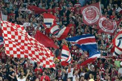 Video: Naštvaní fanoušci Lille útočili na hráče. Klub bude mít kvůli nim uzavřený stadion