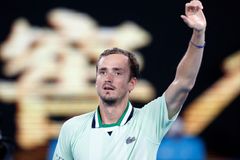 Lidem se to nebude líbit, ale ptal jsem se, co by udělal Novak, prozradil Medveděv