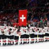 Švýcarští hokejisté slaví vítězství nad Lotyšskem na MS 2019