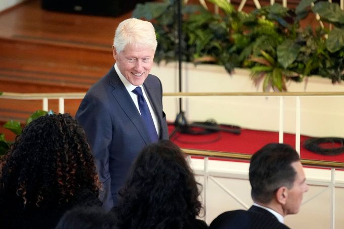 Bill Clinton na bohoslužbě za bývalou první dámu Rosalynn Carterovou v kostele Glenn Memorial Church v úterý 28. listopadu 2023 v Atlantě.