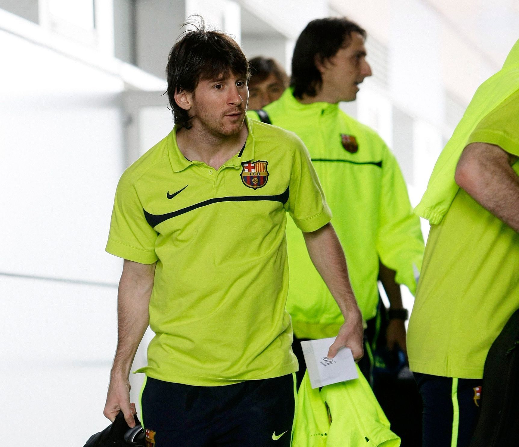 Lionel Messi po příjezdu autobusem