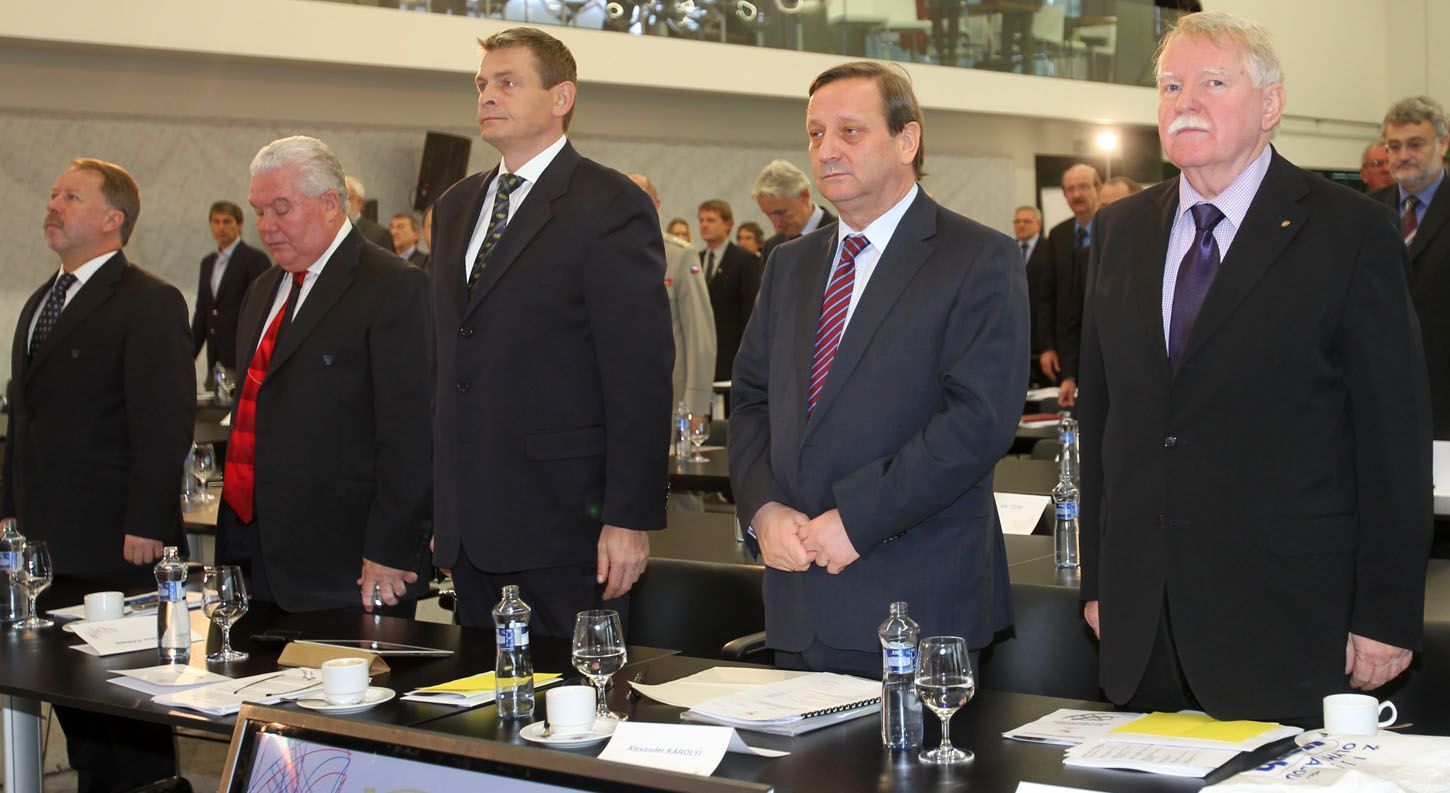 Zasedání Českého olympijského výboru v listopadu 2012.