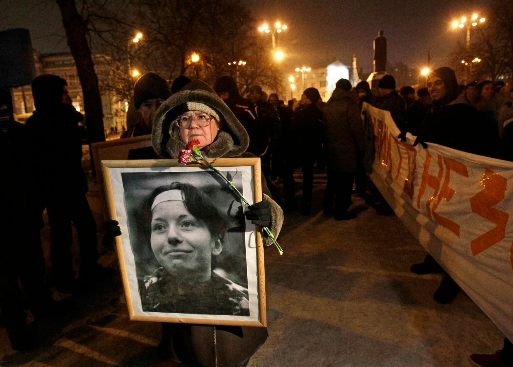 Demonstrace, na snímku zavražděná novinářka Anastasija Baburovová