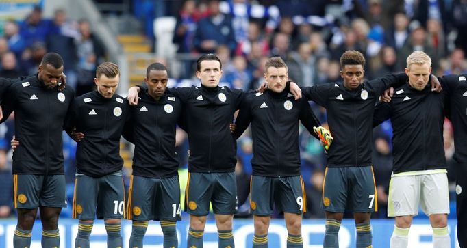 Leicester se loučí se zesnulým majitelem při zápase v Cardiffu