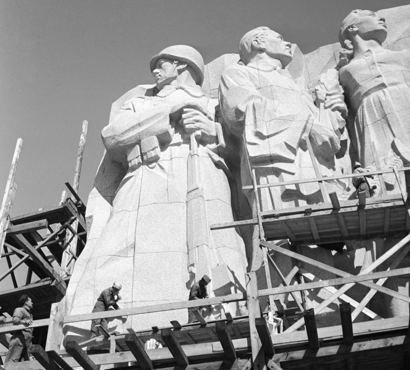 stalin letná sousoší