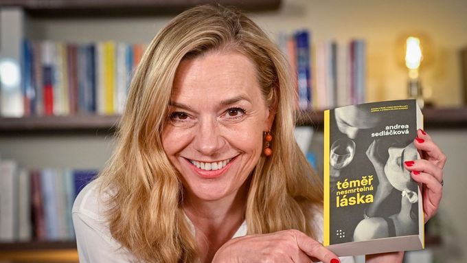 Režisérka Andrea Sedláčková svůj román představila ve čtvrtek v pražské Knihovně Václava Havla.