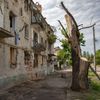Město Orichiv, Orechov, Ukrajina, fronta, trosky, bunkr, úkryt, civilisté