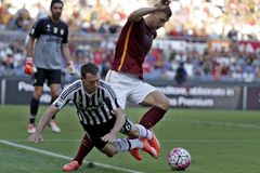Džeko dal první gól. A jeho AS Řím zdolal ve šlágru Juventus