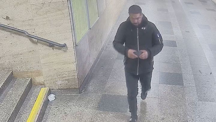 Poznáte muže na videu? Drze obral zaneprázdněnou ženu, přišla o mobil za 25 tisíc; Zdroj foto: KŘP Jihomoravského kraje, Policie ČR