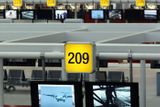 Počet odbavených cestujících letos poprvé překročil deset milionů. S novým terminálem má letiště zvládnout až dvacet milionů pasažérů ročně.