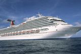 Zhruba 270 metrů dlouhé plavidlo vlastní společnost Carnival Cruise Lines. Loď vyplula z texaského Galvestonu. Spolu s cestujícími bylo na palubě zhruba 1000 členů posádky.