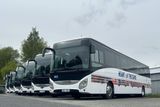 Autobusy se vyrábí ve Vysokém Mýtě a pro hokejisty jich je připraveno 16.