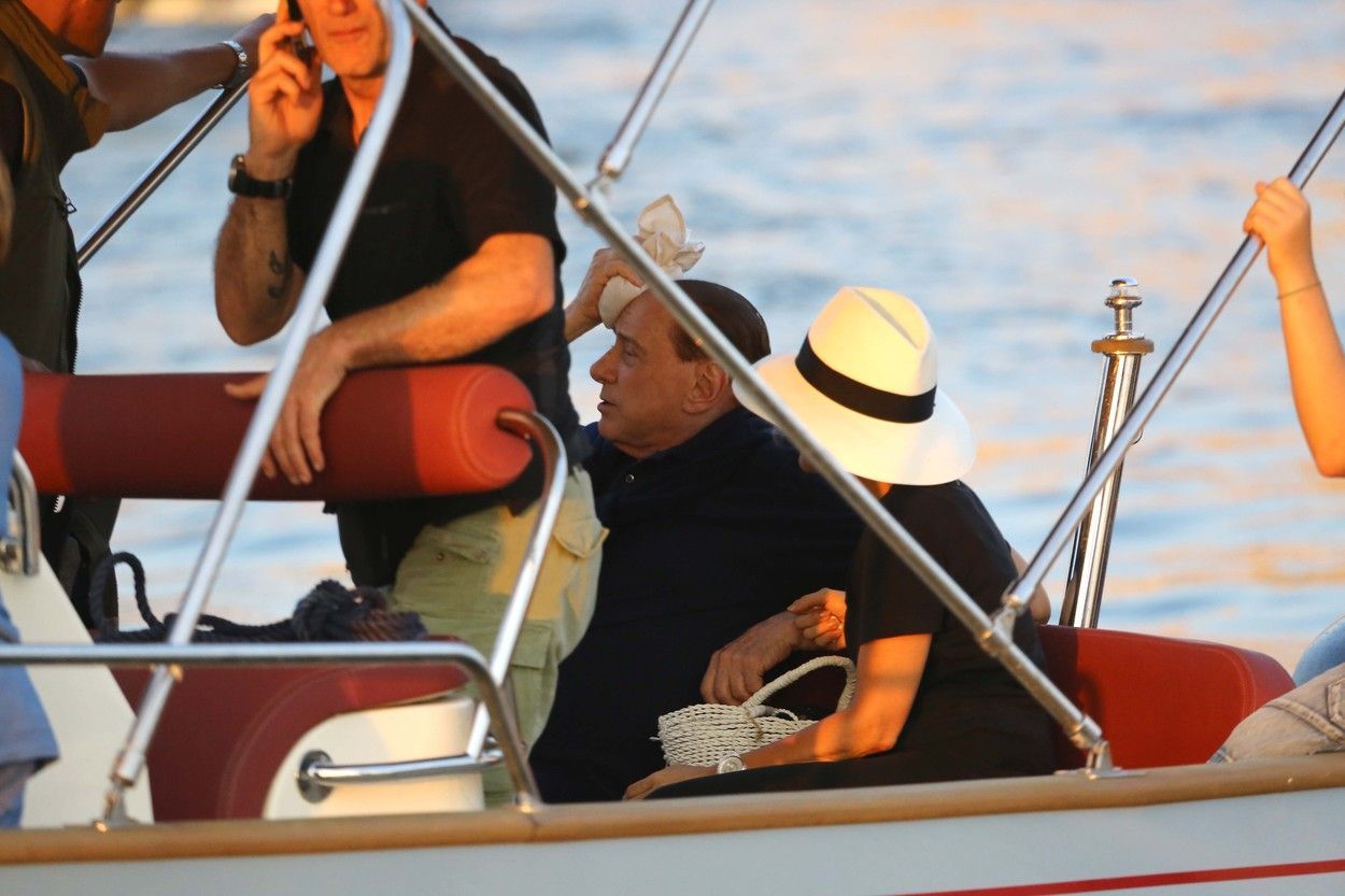 Silvio Berlusconi, politik, Itálie, Zahraničí
