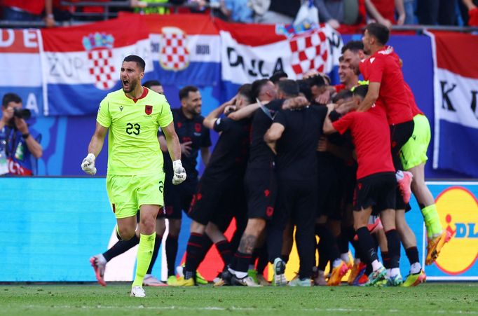 Albánci slaví vyrovnání v zápase Eura 2024 Chorvatsko - Albánie