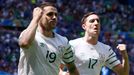 Euro 2016, Francie-Irsko: Robbie Brady a Stephen Ward slaví gól na 0:1