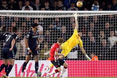 Aston Villa se dál propadá, v Southamptonu přišla pátá porážka po sobě