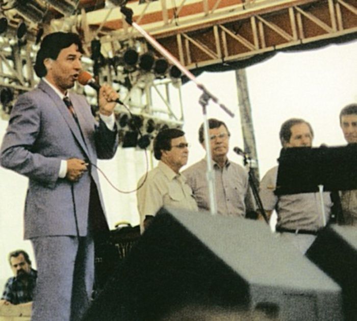 Jednorázové užití / Nepoužívat / Karel Gott