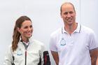 William a Kate letěli na dovolenou běžnou aerolinkou, za letenky dali 10 tisíc korun