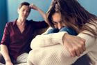 Za depresi u teenagerů může špatný vztah k rodičům. Dětem pomůže láska a klid domova