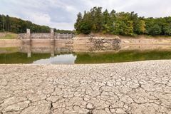 Česko přidá další stovky milionů na boj se suchem. Podpoří vodovody i nové rybníky