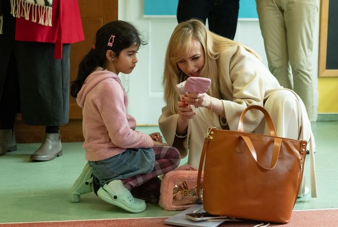 Rozálie Pešková a Elizaveta Maximová jako Beáta.