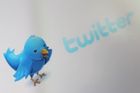Twitter hlásí nárůst uživatelů, ale jeho akcie dál padají