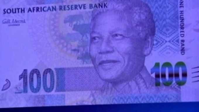 Mandela se ještě za svého života dostal na bankovky, do oběhu byly uvedeny v únoru