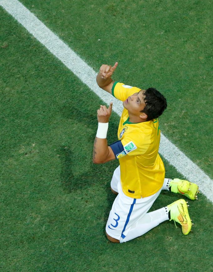 MS 2014, Brazílie-Kolumbie: Thiago Silva (3) slaví gól