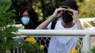 Protesty ale pokračují a jsou spojeny s požadavky vyšetřit údajné násilnosti policie při demonstracích, propustit zadržené a prosadit obecnější demokratické reformy.