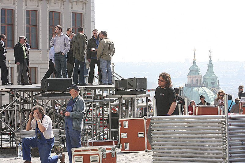 Hradčanské náměstí dva dny před Obamovou návštěvou