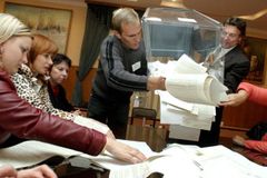 Ukrajina: Volební vítězství je naše, tvrdí oba tábory