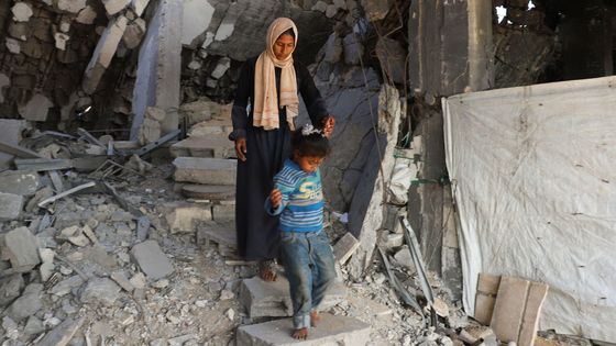 Obraz zkázy. Gaza se proměnila v město duchů, lidé v troskách hledají mrtvá těla
