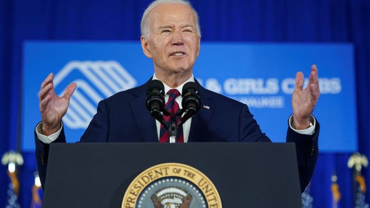 Vyrovnaný souboj. Biden má před Trumpem jen nepatrný náskok, tvrdí průzkum