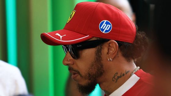Pilot F1 Lewis Hamilton během Velké ceny Saúdské Arábie F1 2025