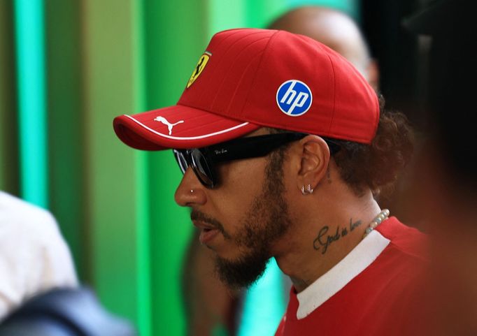 Pilot F1 Lewis Hamilton během Velké ceny Saúdské Arábie F1 2025