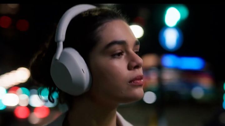 Recenze: Nejlepší sluchátka jsou znovu od Sony, i když už je nejde složit; Zdroj foto: Aktuálně.cz/Sony