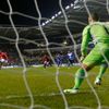 Wayne Rooney proměňuje penaltu v utkání Reading - Manchester United