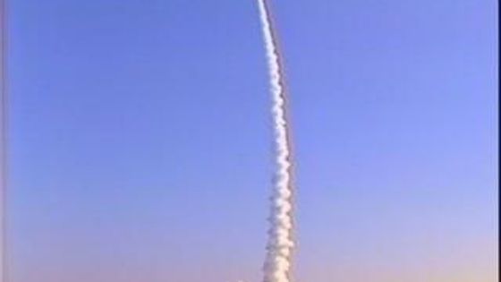 Sonda Stardust se vrací s hvězdným prachem