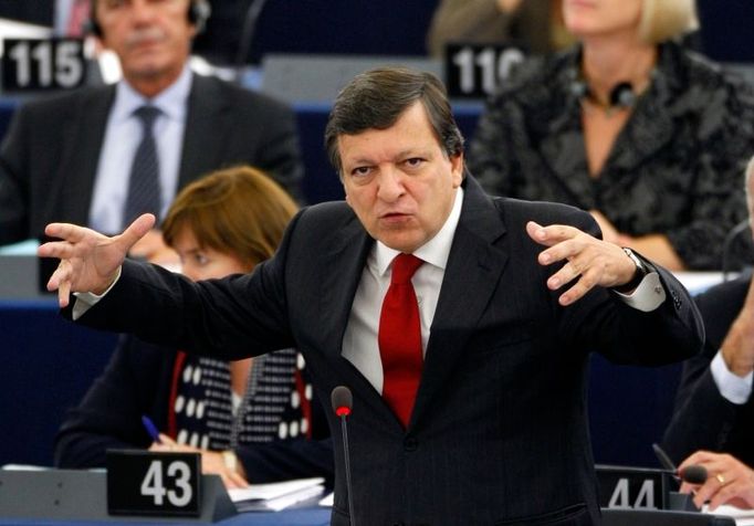 José Manuel Barroso obhajuje své plány na příštích pět let před europoslanci.