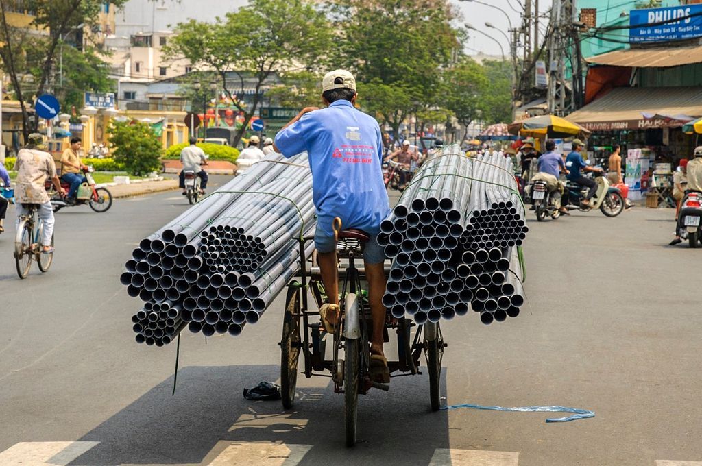 Ne pro články! Fotogalerie: Přetížení navzdory. Tak se v dopravě riskuje s nadměrnýn nákladem. / Vietnam