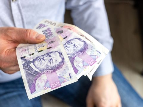 Jak si půjčit a nezaplatit úroky. Češi našli účinný způsob, jak napálit věřitele