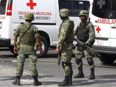 Mexická armáda se snaží násilí potírat.