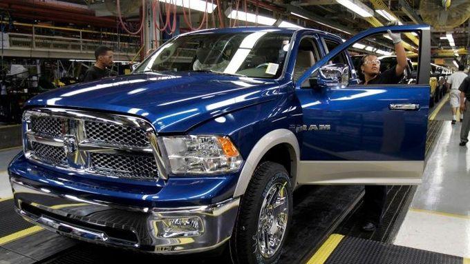 Podle prohlášení Chrysleru budou jeho vozy schopny dojet na 30 litrů benzínu až 640 kilometrů.
