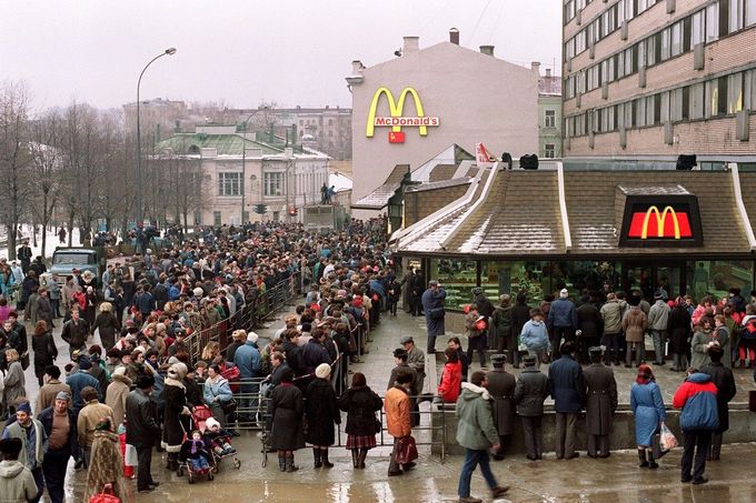 Uplynulo 80 let od založení řetězce rychlého občerstvení McDonald's.