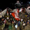 Vytahování trosek letounu Air Asia