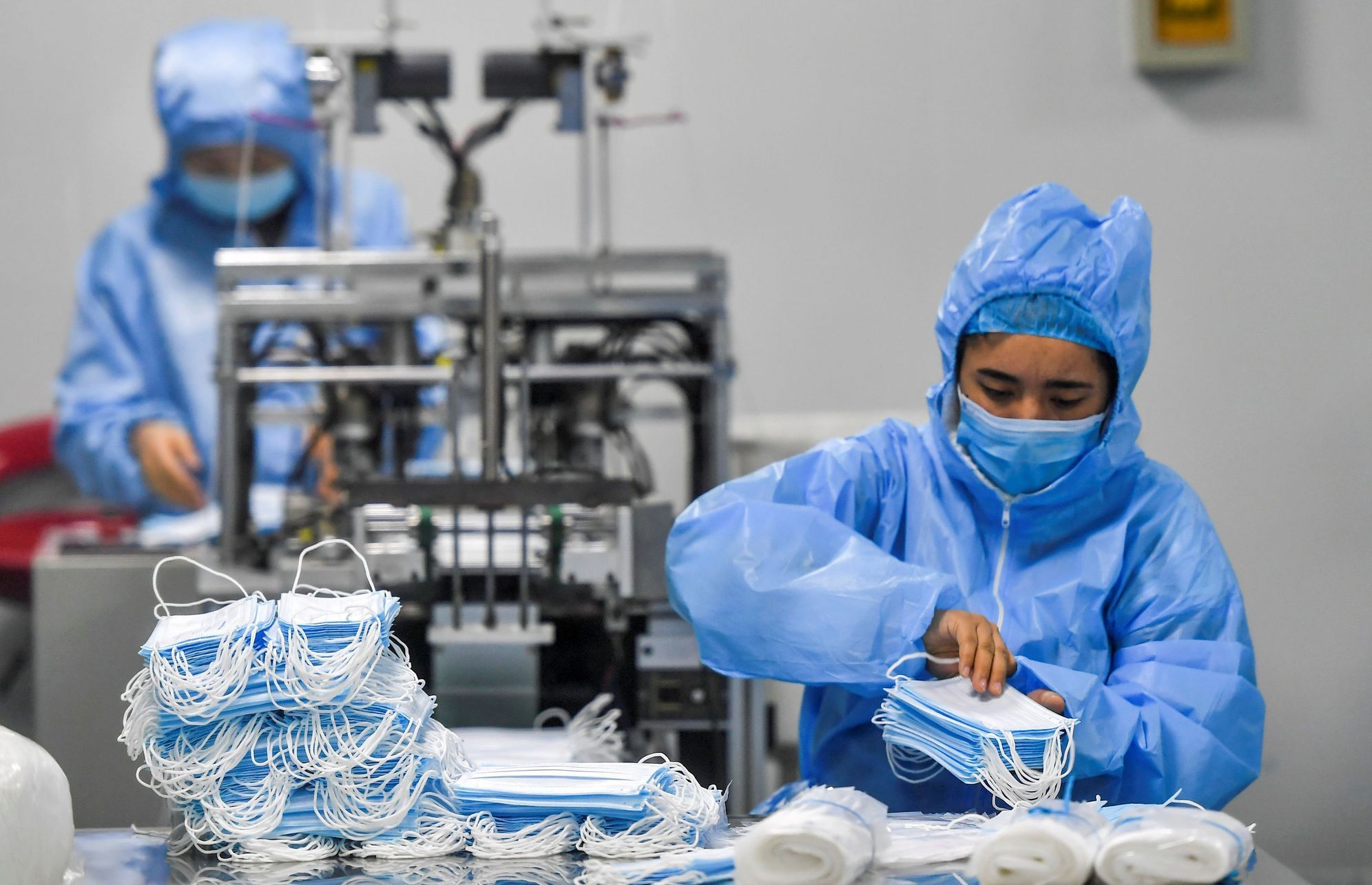 roušky továrna čína sin-ťiang ujgurové