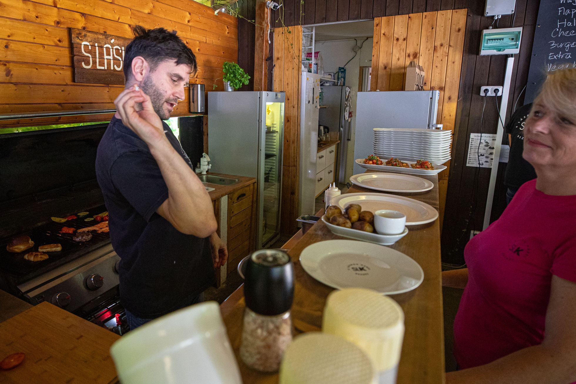 S láskou Karel - bistro, penzion, Bezděz, gastronomie